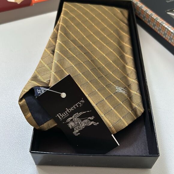 NWT and box - Vintage Gold Burberry 100% silk tie. - Picture 1 of 8